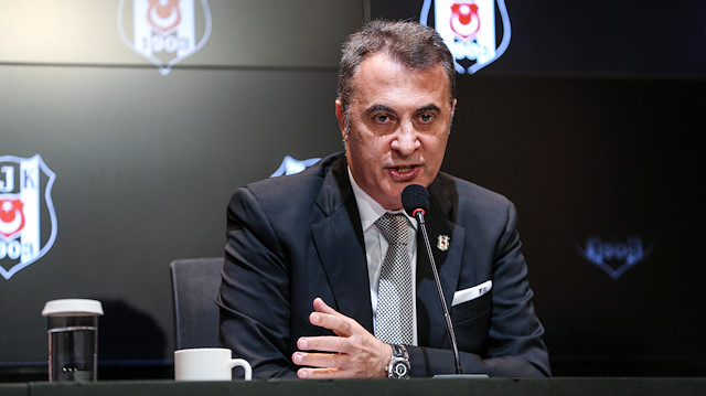 Fikret Orman, mevcudiyetinin Beşiktaş'a zarar verdiğini düşündüğünü belirterek görevinden istifa edeceğini açıkladı.