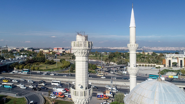 Depremde Avcılar Merkez Camisi'nin minaresi yıkılmıştı. 
