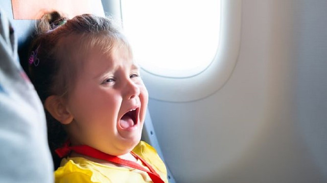 Uçakta bebekli yolcuların ayırttığı koltuklar özel işaretle gösterilecek.