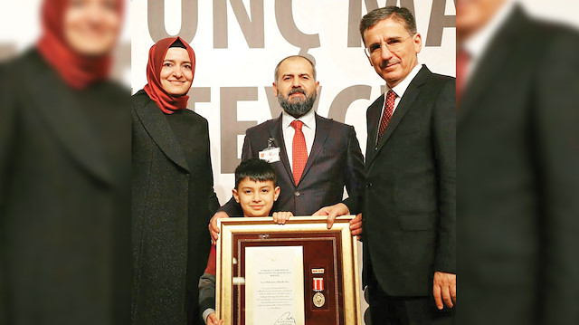 15 Temmuz gazisi Muhammet Hanifi Adaş’a Devlet Övünç Madalyası verilmişti.