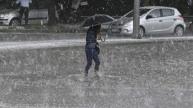 Meteorolojiden bazı illere yağış uyarısı yapıldı. 