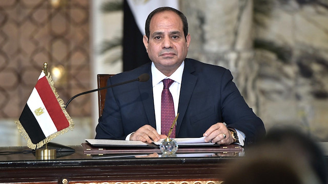 Mısır'da iktidarı darbeyle ele geçiren Abdulfettah El Sisi'nin ülke genelindeki protestolarda istifası isteniyor.