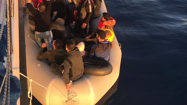 خفر السواحل التركي يضبط 88 مهاجرًا غير نظامي غربي البلاد