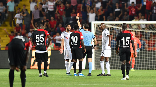 Beşiktaş'ta Elneny, Gazişehir maçında oyundan atılmıştı.