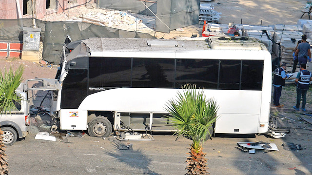 Adana'da bomba yüklü araçla saldırı düzenlenen servis aracı