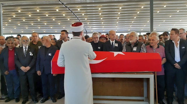 Tarık Ünlüoğlu bugün toprağa verildi.