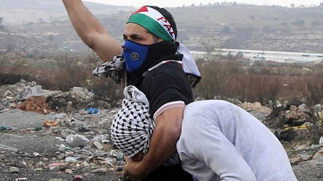'Mustaribin' Filistinliler gibi giyinip Arapça konuşan işgalci İsrail'in operasyon birimine deniyor. (arşiv)