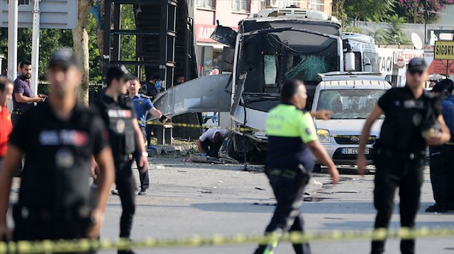 25 Eylül'de özel harekat polislerini taşıyan servis aracına yönelik bombalı saldırıda, 4'ü emniyet personeli 22 kişi hafif yaralanmıştı.
