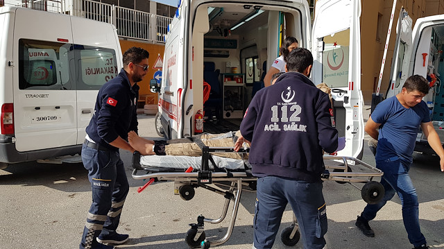 Yaralanan askerler, Erzincan Binali Yıldırım Üniversitesi Mengücek Gazi Eğitim Araştırma Hastanesine kaldırıldı.