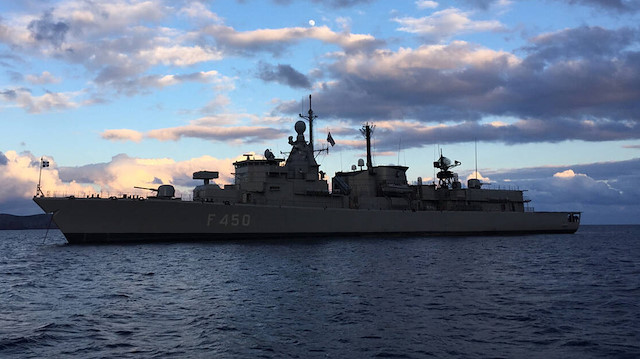 Parmenia 2019 tatbikatının ilk saatlerinde, donanmanın büyük gemilerinden Ellie Fırkateyni karaya oturdu. ​