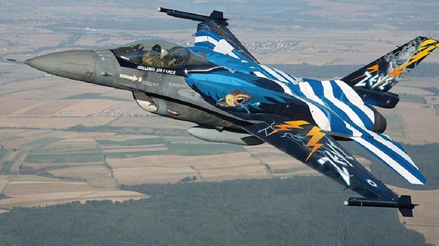 Yunanlılara ait F-16 uçağı