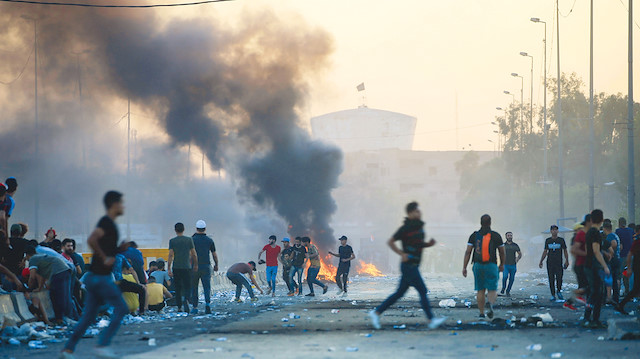 Irak'ta gösteriler giderek şiddetleniyor.