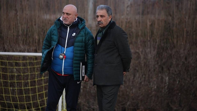 Kayserispor'da Başkan Erol Bedir ve Teknik Direktör Erol Bedir istifa etti.