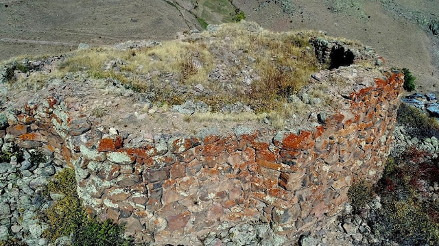 Yakutiye ilçesi Güngörmez Mahallesi’nde Demir Çağı’ndan kalma 3 bin yıllık Kartal Kalesi
