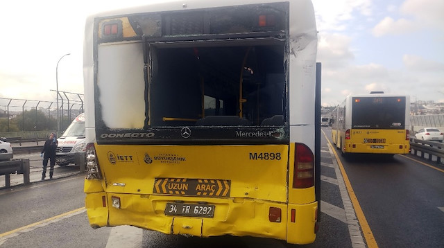 Halıcıoğlu'nda metrobüs kazası: Yaralılar var