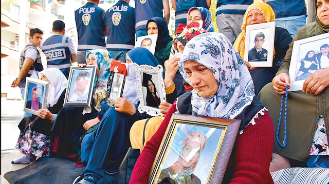 Diyarbakır'daki 'evlat nöbeti' sürüyor