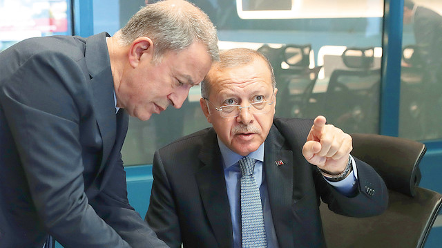 Cumhurbaşkanlığı Külliyesi’nde Başkomutan Erdoğan’ın başkanlığında “Barış Pınarı Harekatı Koordinasyon Toplantısı” yapıldı. Milli Savunma Bakanı Akar toplantıda Erdoğan’a harekata ilişkin bilgiler verdi.