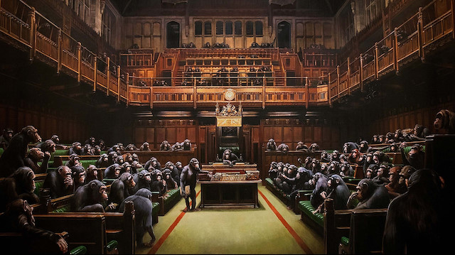 Dünyaca ünlü sokak sanatçısı Banksy'nin 'şempanzeli parlamento' tablosu rekor fiyata satıldı
