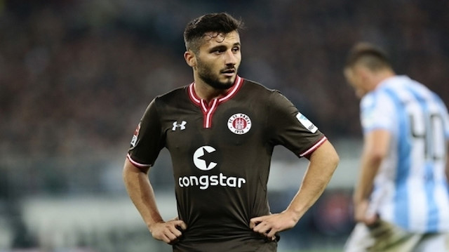 Enver Cenk Şahin, 2017 yazında Başakşehir'den Saint Pauli'ye transfer olmuştu.