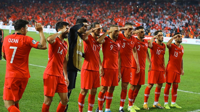 Milli takımımız Mehmetçike selam durdu