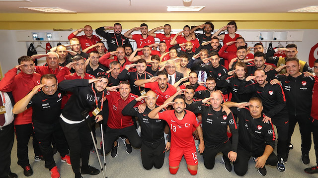A Milli Futbol Takımı'ndan Mehmetçik'e selam