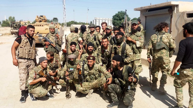 Suriye Milli Ordusu askerleri, Rasulayn şehir merkezinde kontrolü sağladı.