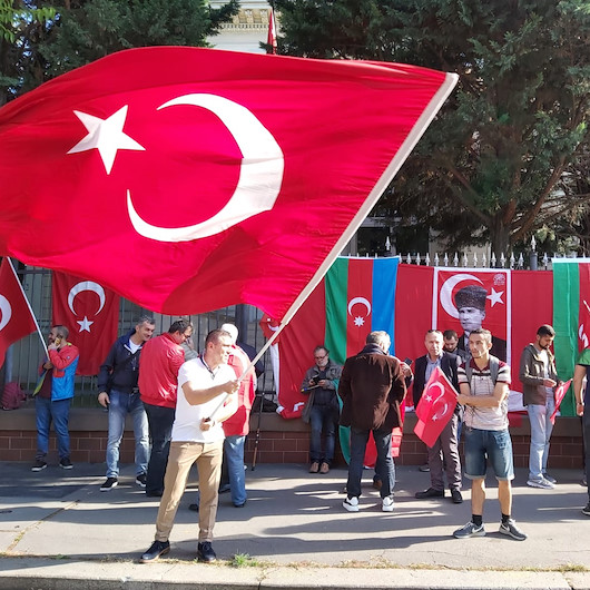 Macaristan’daki Türkler’den YPG/PKK yandaşlarına tepki