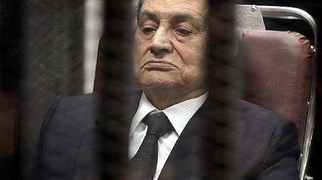 مبارك يقول إنه ضمن محددي يوم حرب أكتوبر