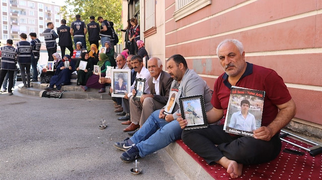 HDP önündeki ailelerin evlat nöbeti 45’inci gününde devam ediyor. 