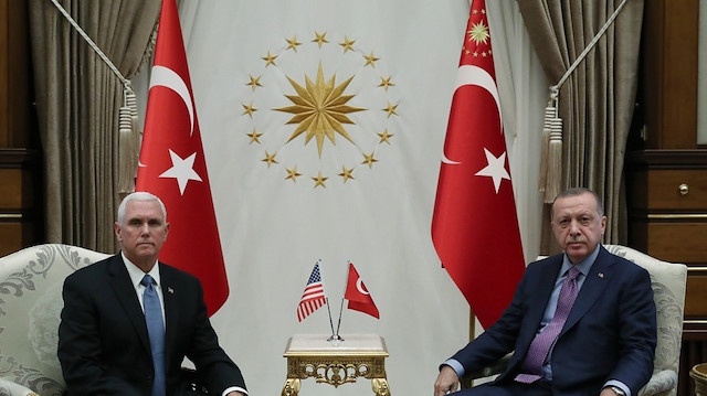 انطلاق الاجتماع بين أردوغان وبنس في أنقرة 