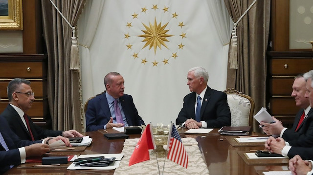 Gazeteciler Pence ve Erdoğan görüşmesi sonrasında varılan uzlaşıyı zafer olarak nitelendirdi.