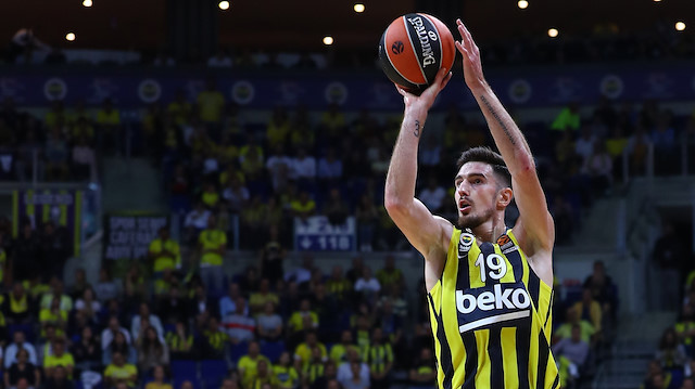 Fenerbahçe'de Nando De Colo 39 sayıyla EuroLeague kariyer rekorunu kırdı.