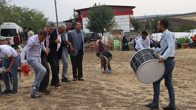 Düğün, ​Merkez Sur ilçesine bağlı kırsal Soğanlı mahallesinde yapıldı.