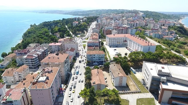 Trafik lambalarının 21 yıldır olmadığı Sinop şehir merkezi.