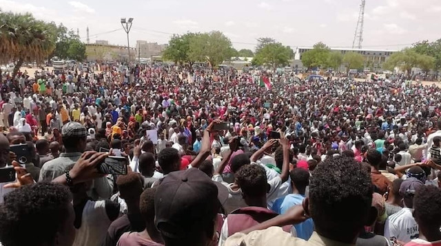 السودان.. انطلاق مظاهرات في عدة مدن لـ"تصحيح مسار الثورة"
