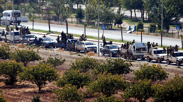 40 مركبة تقل أفراد الجيش الوطني السوري تصل الأراضي التركية