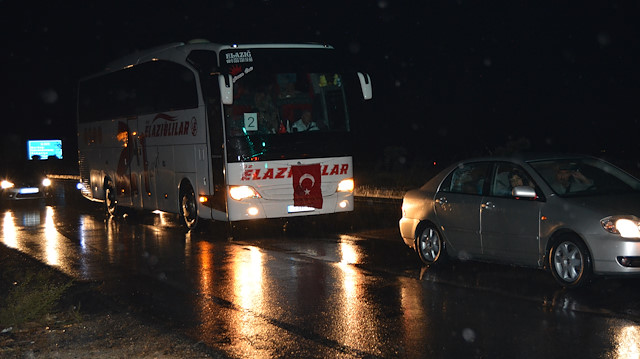 Komandoları taşıyan otobüslerden oluşan konvoy, Gaziantep’in İslahiye ilçesine ulaştı.