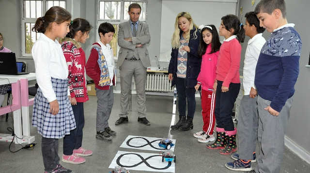  Doğu Anadolu Kalkınma Ajansı (DAKA) tarafından ‘robotik kodlama sınıfı’ açıldı.
