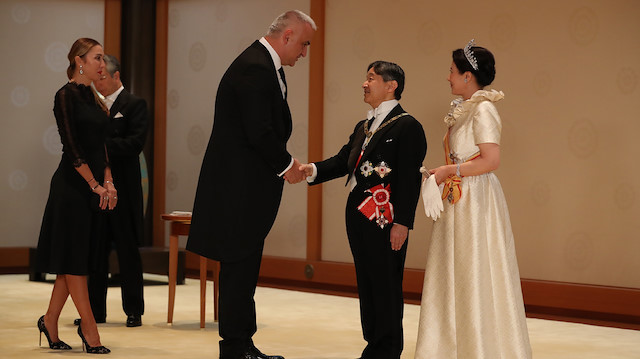 Kültür ve Turizm Bakanı Mehmet Nuri Ersoy (ortada), eşi Pervin Ersoy, Japon İmparatoru Naruhito (sağdan 2) ve İmparatoriçe Masako