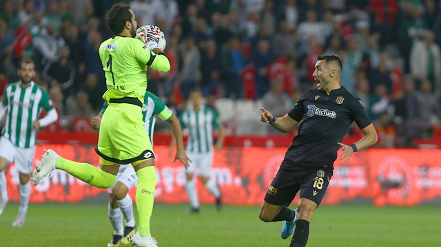 Serkan Kırıntılı Yeni Malatya maçının 20. saniyesinde kırmızı kartla oyundan atıldı.