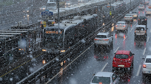 Meteoroloji uzmanı Adil Tek, İstanbul'da kasım ayında kar yağış beklediğini duyurdu.