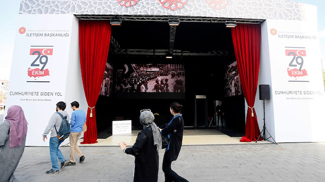 Taksim'de açılan dijital gösterim merkezi