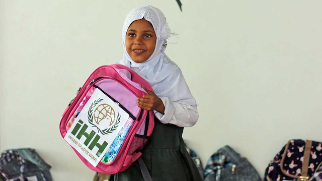 Yemen'e yapılan kırtasiye yardımından 6 bin 500 öğrenci faydalandı.