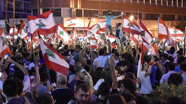 لبنان.. 5 مطالب للمحتجين وجنبلاط يصف إصلاحات الحريري بـ"المخدرات" 