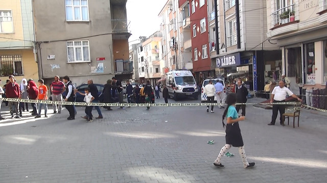 Polis ekipleri olay yerine şerit çekerek güvenliğe aldı.  