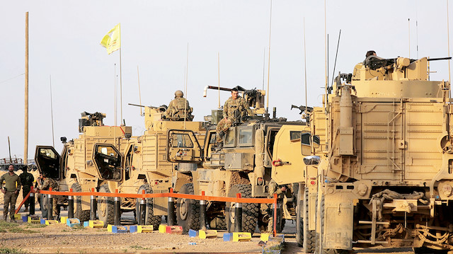 Pentagon,30 adet Abrams tankıyla Suriye'de ülkenin güneydoğusundaki petrol yataklarına terör örgütü PKK/YPG'yi bekçi yaptı.