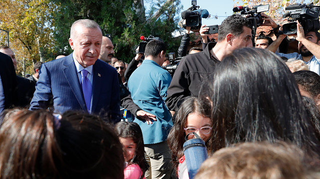 Cumhurbaşkanı Erdoğan vatandaşlarla sohbet etti.