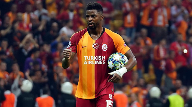 Galatasaraylı oyuncu Ryan Donk derbide forma giyemeyecek.