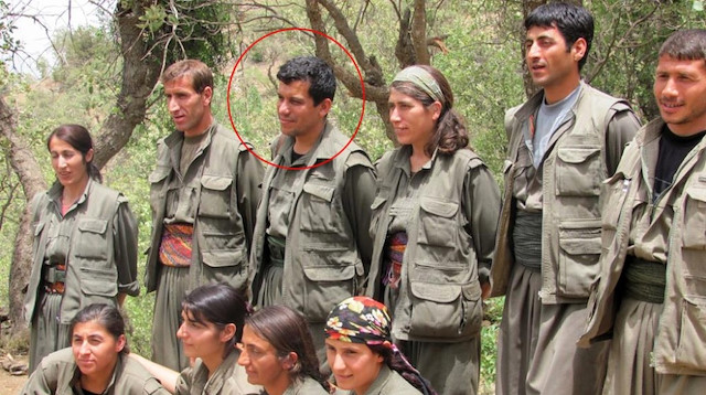  PKK/YPG’nin elebaşlarından 'Mazlum Kaboni' kod adlı terörist Ferhad Abdi Şahin kırmızı bültenle aranıyor.