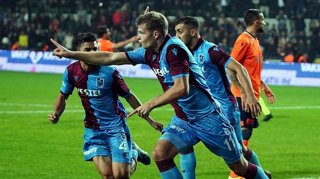 Trabzonspor'un Norveçli golcüsü Alexander Sörloth, ligde çıktığı 9 karşılaşmada 6 gol atarken 3 de asist yaptı.
